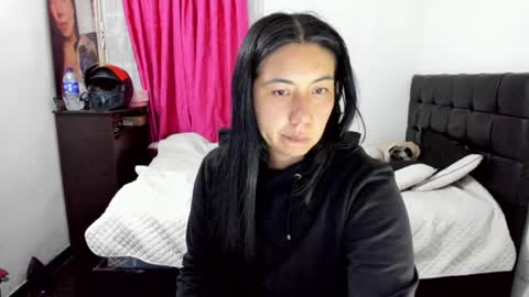Snapshot of isa_mey chatting on 07-20-26, 02:04 Isa online show from 07-20-26, 02:04