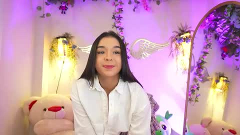 Isabella        online show from 11-25-25, 06:52