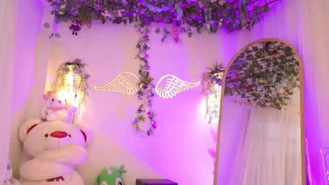 Isabella        online show from 03-21-26, 10:02