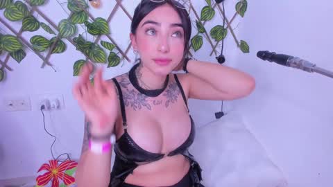 Snapshot of isa_redhair_ chatting on 12-02-24, 07:36 .... Connection time 900 pm to 500 amRest days Wednesday and Saturday online show from 12-02-24, 07:36