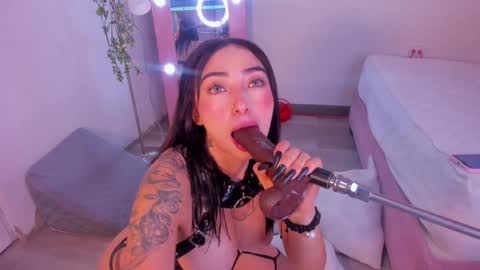 Snapshot of isa_redhair_ chatting on 12-12-24, 03:21 .... Connection time 900 pm to 500 amRest days Wednesday and Saturday online show from 12-12-24, 03:21