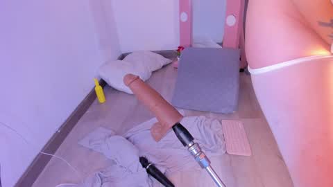 Snapshot of isa_redhair_ chatting on 01-18-25, 07:17 .... Connection time 900 pm to 500 amRest days Wednesday and Saturday online show from 01-18-25, 07:17