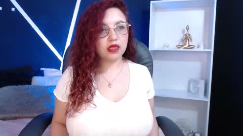 Snapshot of isaa_lopez chatting on 02-24-26, 07:45 Isa online show from 02-24-26, 07:45