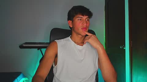 isaac online show from 12-12-24, 01:43