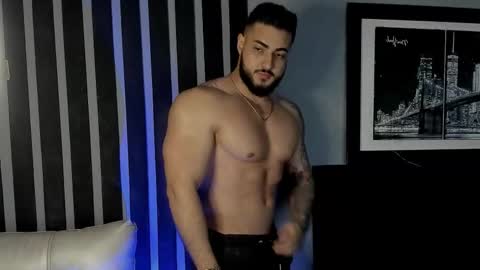 Snapshot of isaac_connor1 chatting on 10-24-25, 10:39 Isaac online show from 10-24-25, 10:39