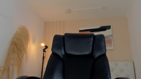 isaac_cryston online show from 11-06-25, 08:32