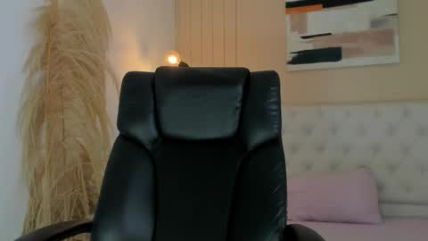 isaac_cryston online show from 11-08-25, 09:57