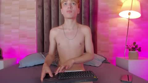 isaac_grey_ online show from 03-27-26, 07:24