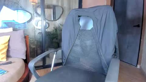 Snapshot of isaac_grimm chatting on 01-18-26, 03:21 isaac_grimm online show from 01-18-26, 03:21