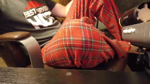 isaac online show from 01-01-25, 10:03