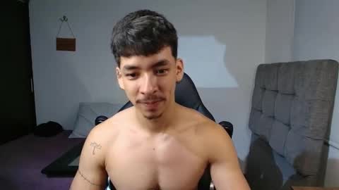Snapshot of isaac_sttone01 chatting on 05-12-26, 12:52 muscle isaac online show from 05-12-26, 12:52