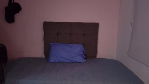 Snapshot of isaac_sttone01 chatting on 06-13-26, 01:36 muscle isaac online show from 06-13-26, 01:36