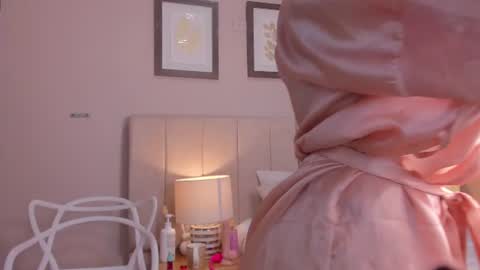 Snapshot of isabela__x chatting on 07-15-26, 11:37 isabela__x online show from 07-15-26, 11:37