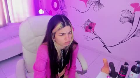 isabela_fiorelli online show from 11-18-25, 01:04