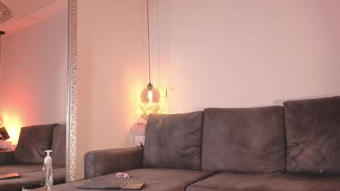 Isabela online show from 04-12-26, 11:59