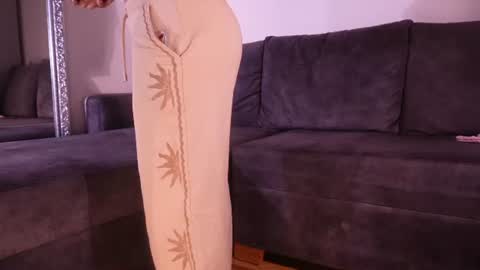 Isabela online show from 06-29-26, 11:43