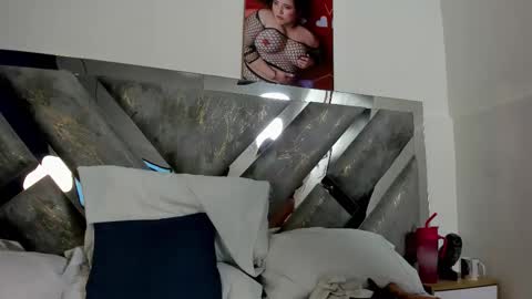 Snapshot of isabela_parkerr chatting on 01-11-26, 04:56 Mommy Isa online show from 01-11-26, 04:56