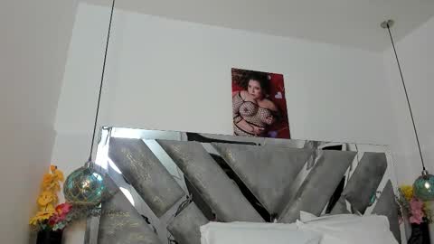 Snapshot of isabela_parkerr chatting on 02-08-26, 05:22 Mommy Isa online show from 02-08-26, 05:22