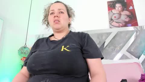 Snapshot of isabela_parkerr chatting on 03-17-26, 04:50 Mommy Isa online show from 03-17-26, 04:50