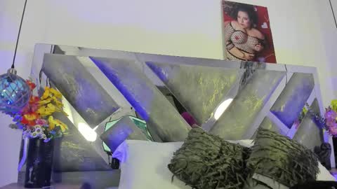 Snapshot of isabela_parkerr chatting on 03-28-26, 05:07 Mommy Isa online show from 03-28-26, 05:07