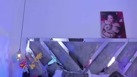 Snapshot of isabela_parkerr chatting on 04-13-26, 06:08 Mommy Isa online show from 04-13-26, 06:08