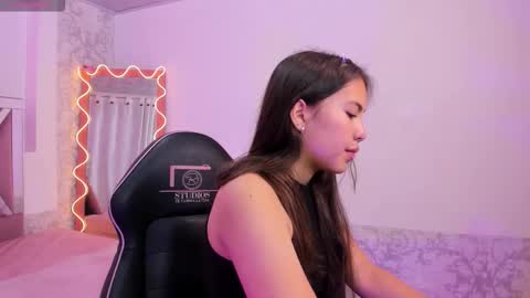 ISABELA  online show from 12-22-25, 11:40