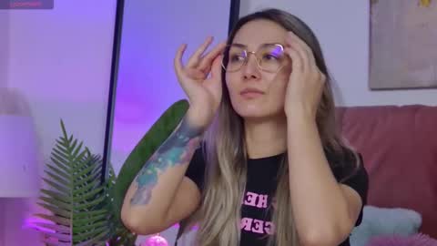 Isa online show from 11-14-25, 06:34