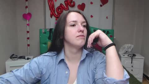 IsabelBlackberry online show from 10-17-25, 05:21