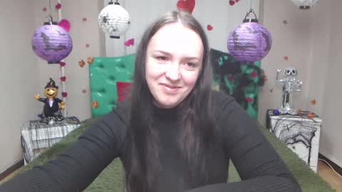 IsabelBlackberry online show from 10-25-25, 05:15