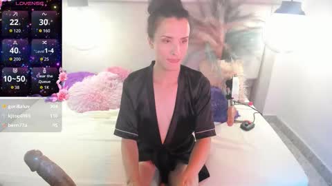 isabelfernandez1 online show from 12-20-25, 10:33