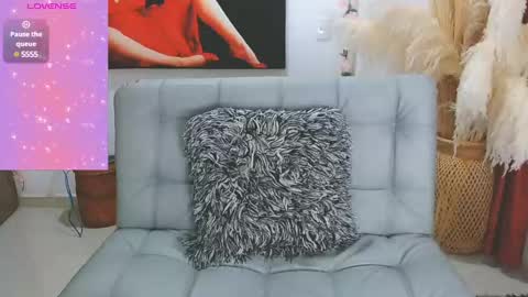 Isabel online show from 03-08-25, 08:03