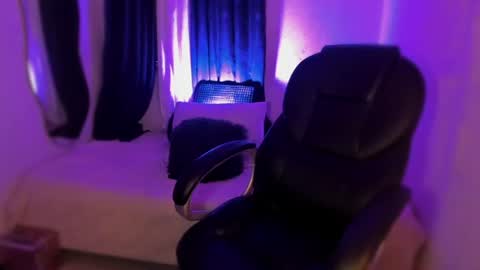 Snapshot of isabelitha chatting on 07-09-26, 12:26 isabella online show from 07-09-26, 12:26