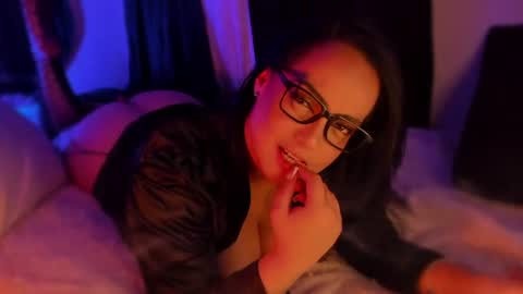 Snapshot of isabelitha chatting on 07-11-26, 03:42 isabella online show from 07-11-26, 03:42