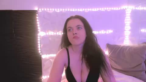 Snapshot of isabell3_ chatting on 06-11-26, 04:32 Isabelle online show from 06-11-26, 04:32
