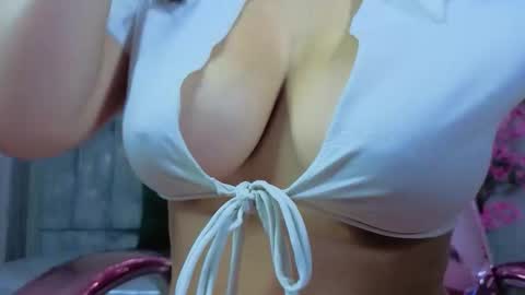 Isa  online show from 02-25-26, 01:10