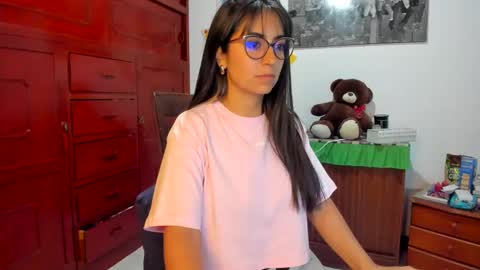 Snapshot of isabella22_1 chatting on 01-12-25, 04:00 Isabella22 1 online show from 01-12-25, 04:00