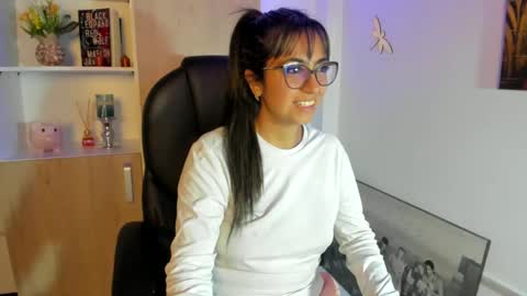 Snapshot of isabella22_1 chatting on 02-19-25, 03:06 Isabella22 1 online show from 02-19-25, 03:06