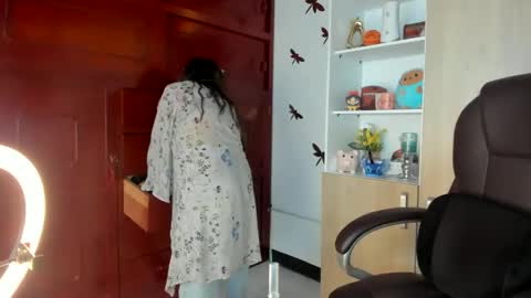 Isabella22 1 online show from 01-08-26, 08:55