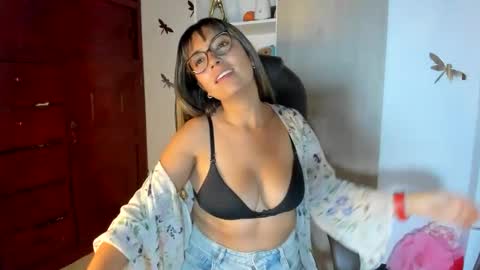 Snapshot of isabella22_1 chatting on 04-18-26, 04:05 Isabella22 1 online show from 04-18-26, 04:05
