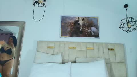 ISABELLA online show from 05-01-26, 11:59