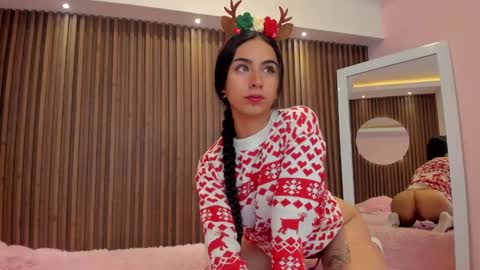 Snapshot of isabella_cooper9 chatting on 12-31-24, 12:15 Isabella Cooper online show from 12-31-24, 12:15
