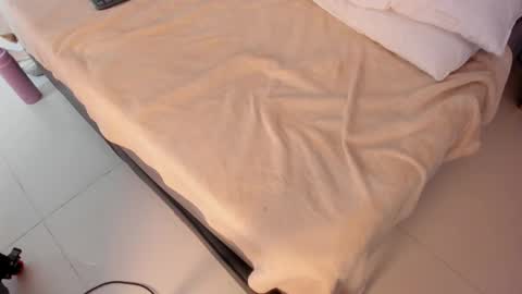 isabella_crofts online show from 11-11-25, 03:06