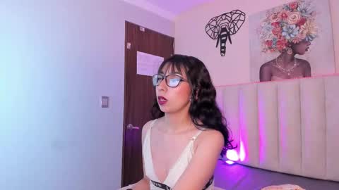 isabella_crofts online show from 11-18-25, 03:12