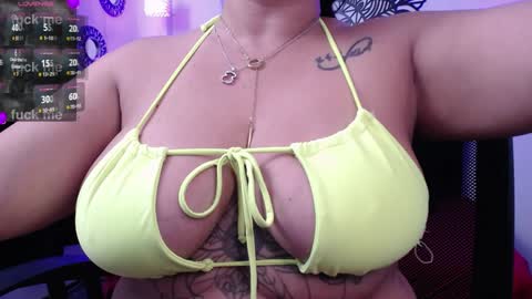 Snapshot of isabella_diprinzio chatting on 01-27-25, 12:33 Isabella Di Prinzio online show from 01-27-25, 12:33