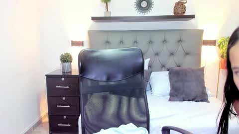 Isabel florez online show from 02-20-25, 06:13