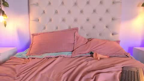   online show from 10-14-25, 09:04