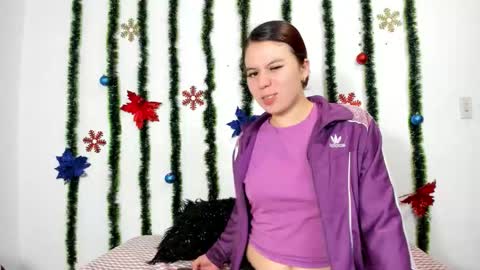 isabella_jaramillo online show from 11-17-25, 12:55