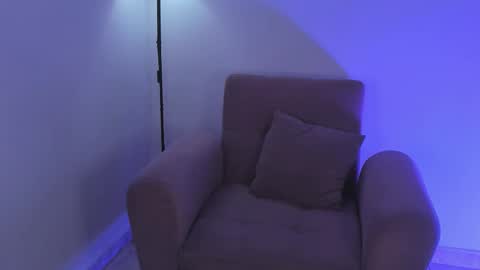 Snapshot of isabella_jones9 chatting on 10-25-25, 11:21 ISABELLA online show from 10-25-25, 11:21