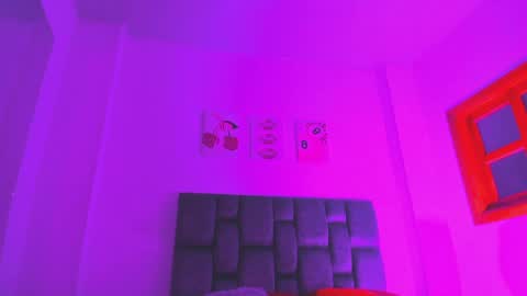 Isabella Moon9 online show from 05-30-26, 11:40