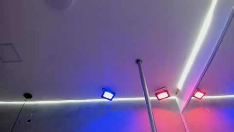 Isabella Nowa online show from 02-10-26, 11:36